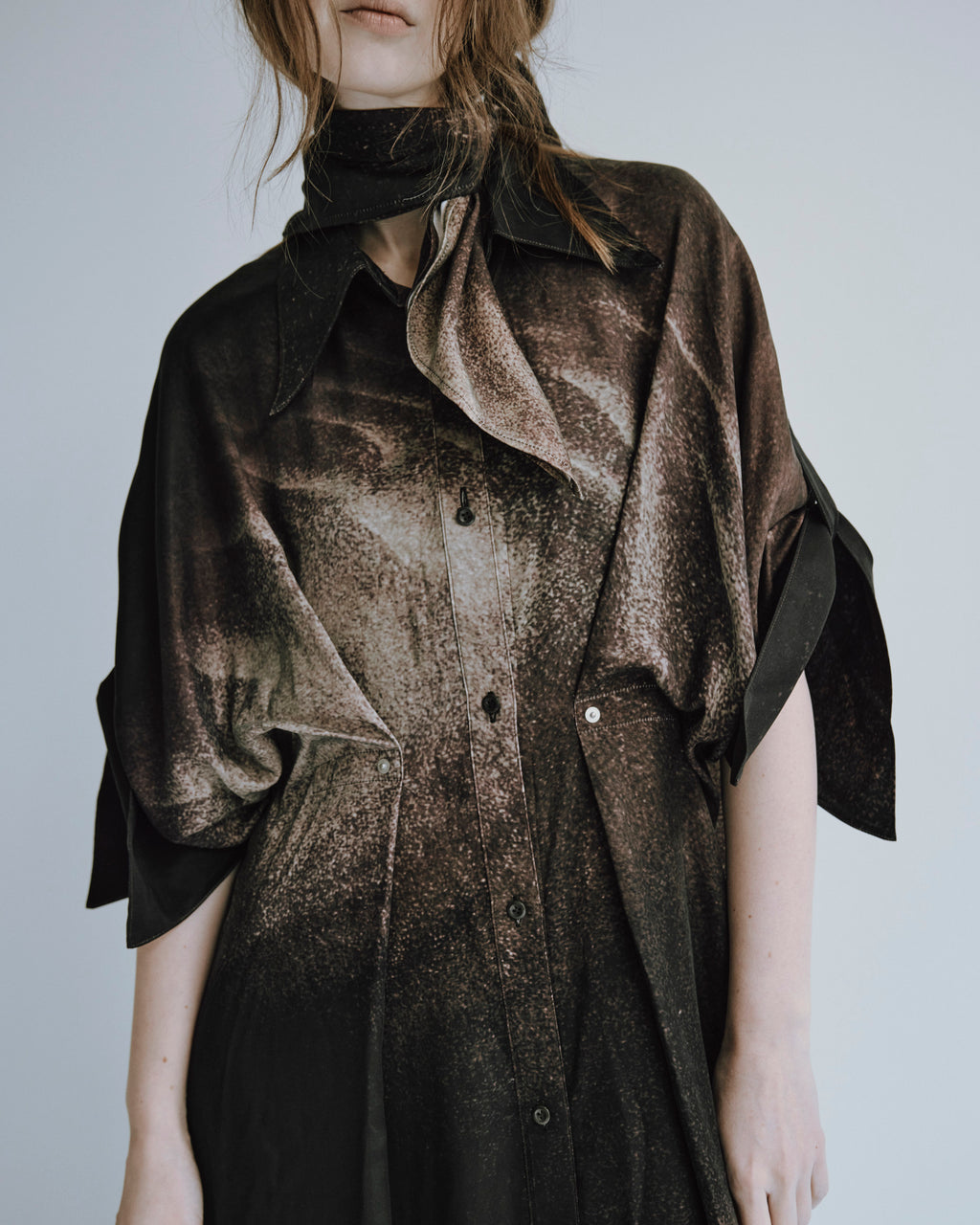 "FUMON PRINT ROLL UP TRIP SHIRT"